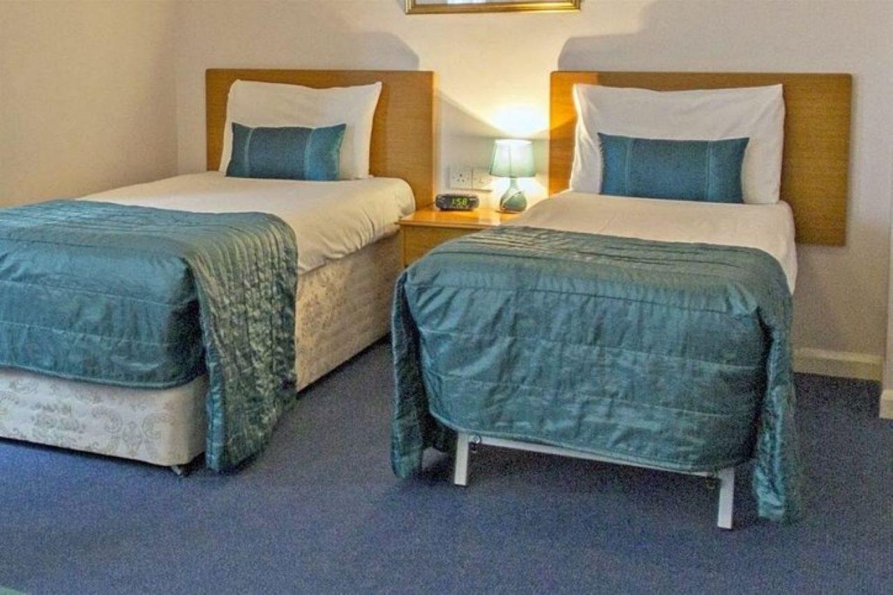 Flexistay Reading West Aparthotel - With Communal Kitchen Use Exterior photo