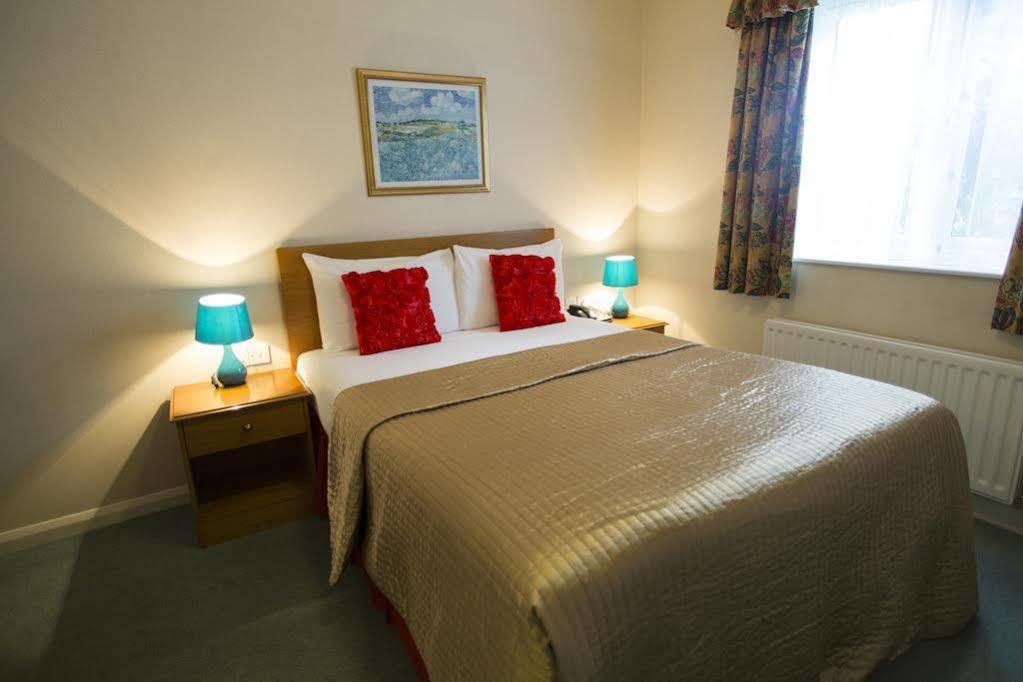 Flexistay Reading West Aparthotel - With Communal Kitchen Use Exterior photo